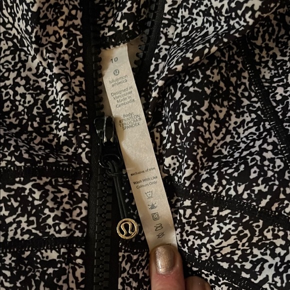 Lululemon Zip-Up Jackets (2) included - Picture 6 of 7